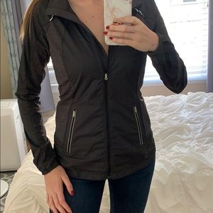 Lululemon Wind Breaker (12)
